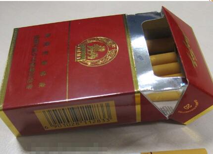 烟盒里面的纸是不是锡箔纸呢——揭秘烟盒内纸张的秘密