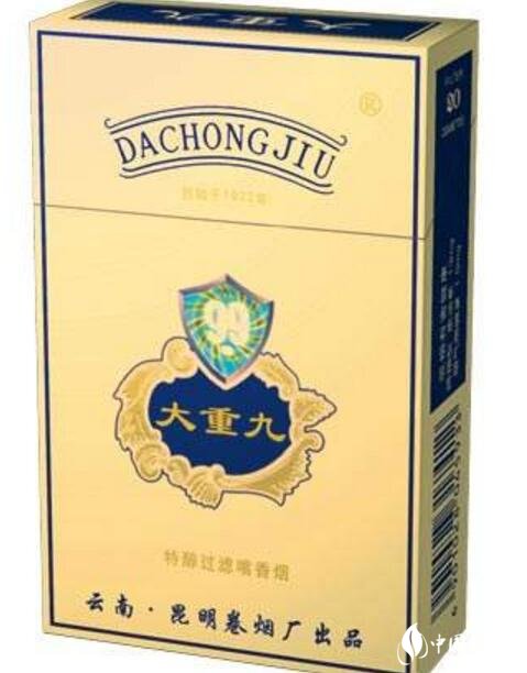 一个人看窗外烟花图片